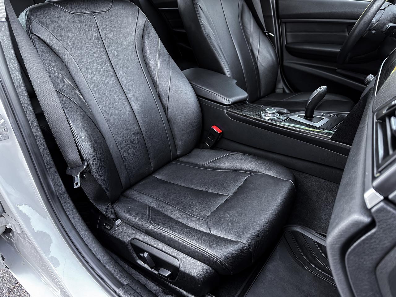 2013 BMW 3-Series 328i xDrive Luxury Edition Photo