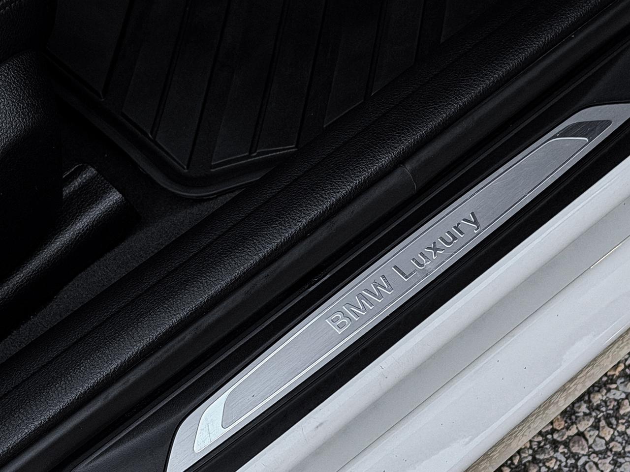 2013 BMW 3-Series 328i xDrive Luxury Edition Photo