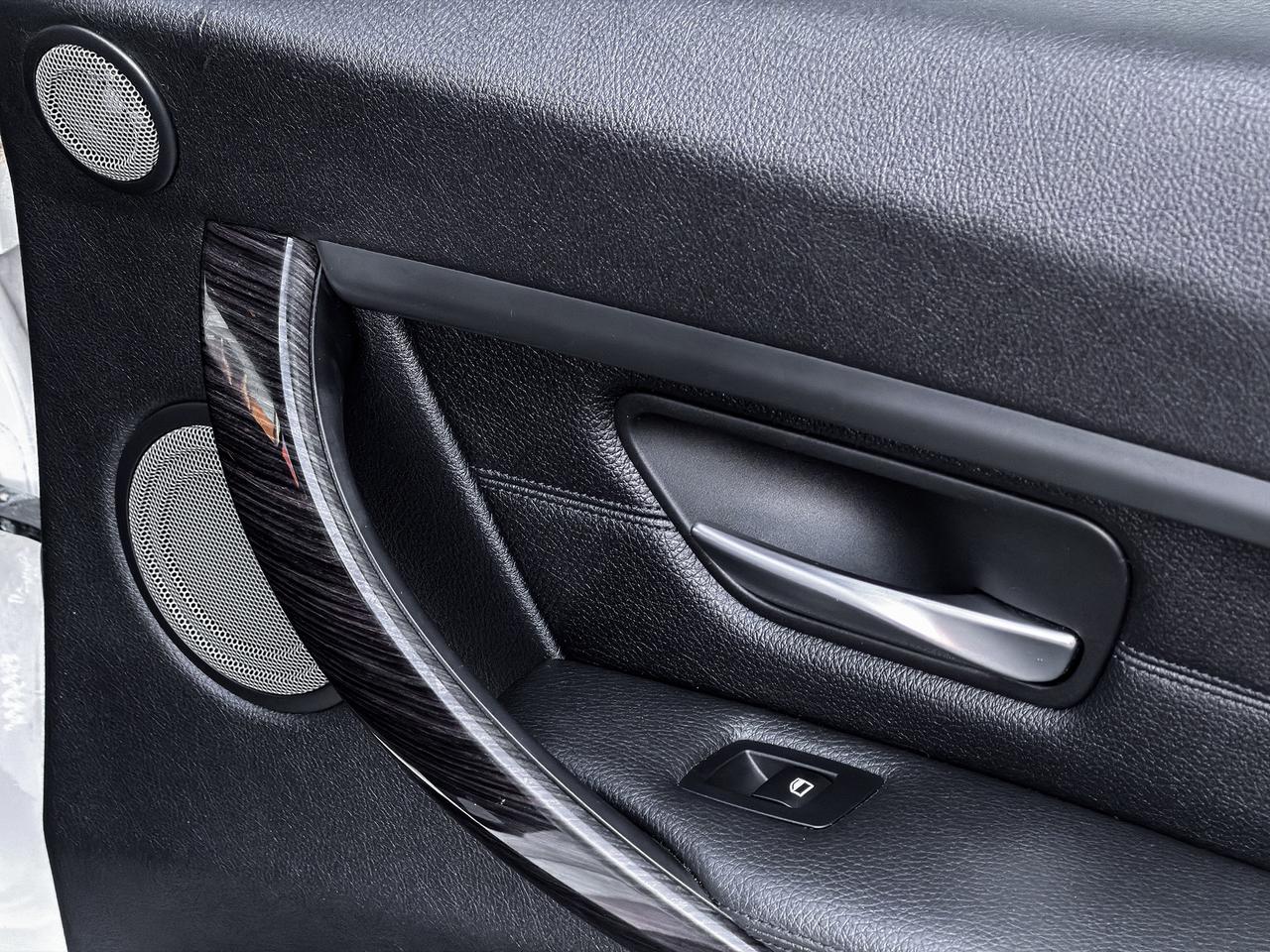2013 BMW 3-Series 328i xDrive Luxury Edition Photo