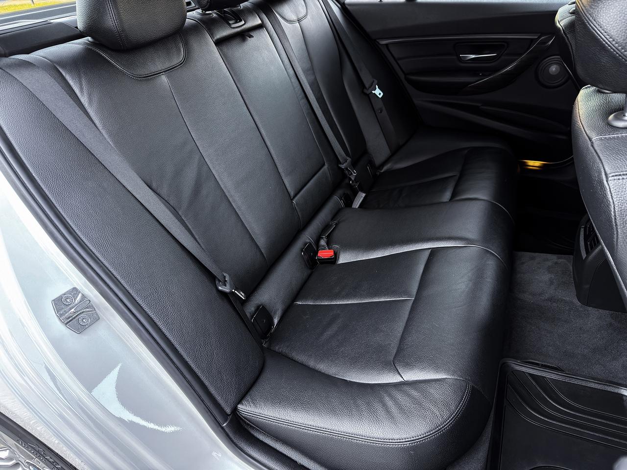 2013 BMW 3-Series 328i xDrive Luxury Edition Photo