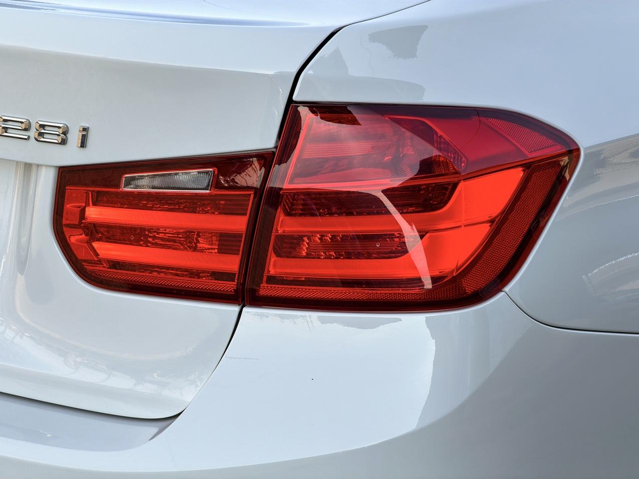 2013 BMW 3-Series 328i xDrive Luxury Edition Photo