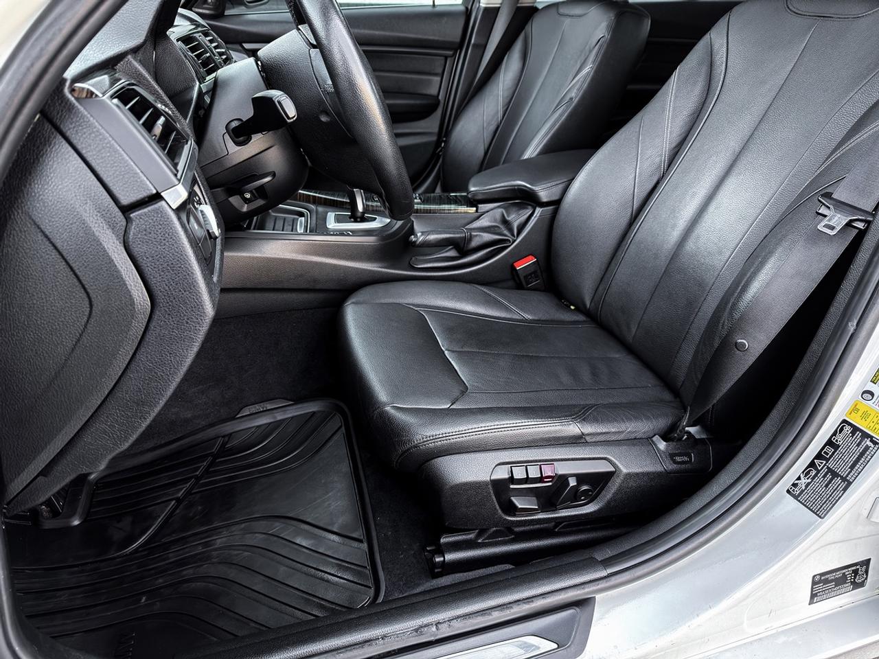 2013 BMW 3-Series 328i xDrive Luxury Edition Photo