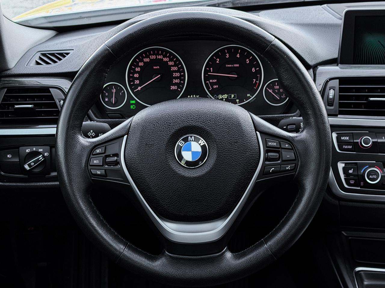 2013 BMW 3-Series 328i xDrive Luxury Edition Photo
