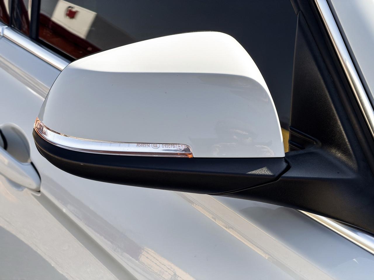2013 BMW 3-Series 328i xDrive Luxury Edition Photo