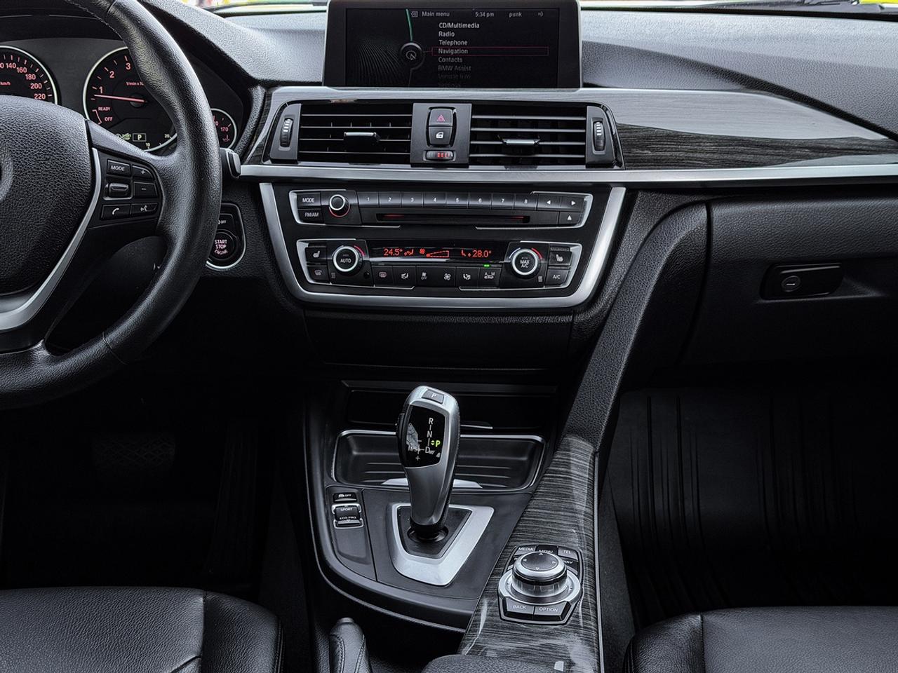 2013 BMW 3-Series 328i xDrive Luxury Edition Photo