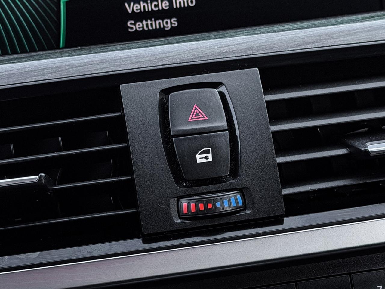 2013 BMW 3-Series 328i xDrive Luxury Edition Photo