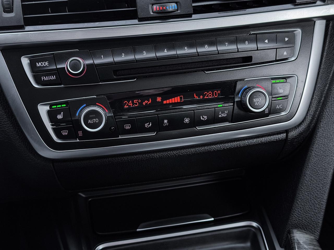 2013 BMW 3-Series 328i xDrive Luxury Edition Photo