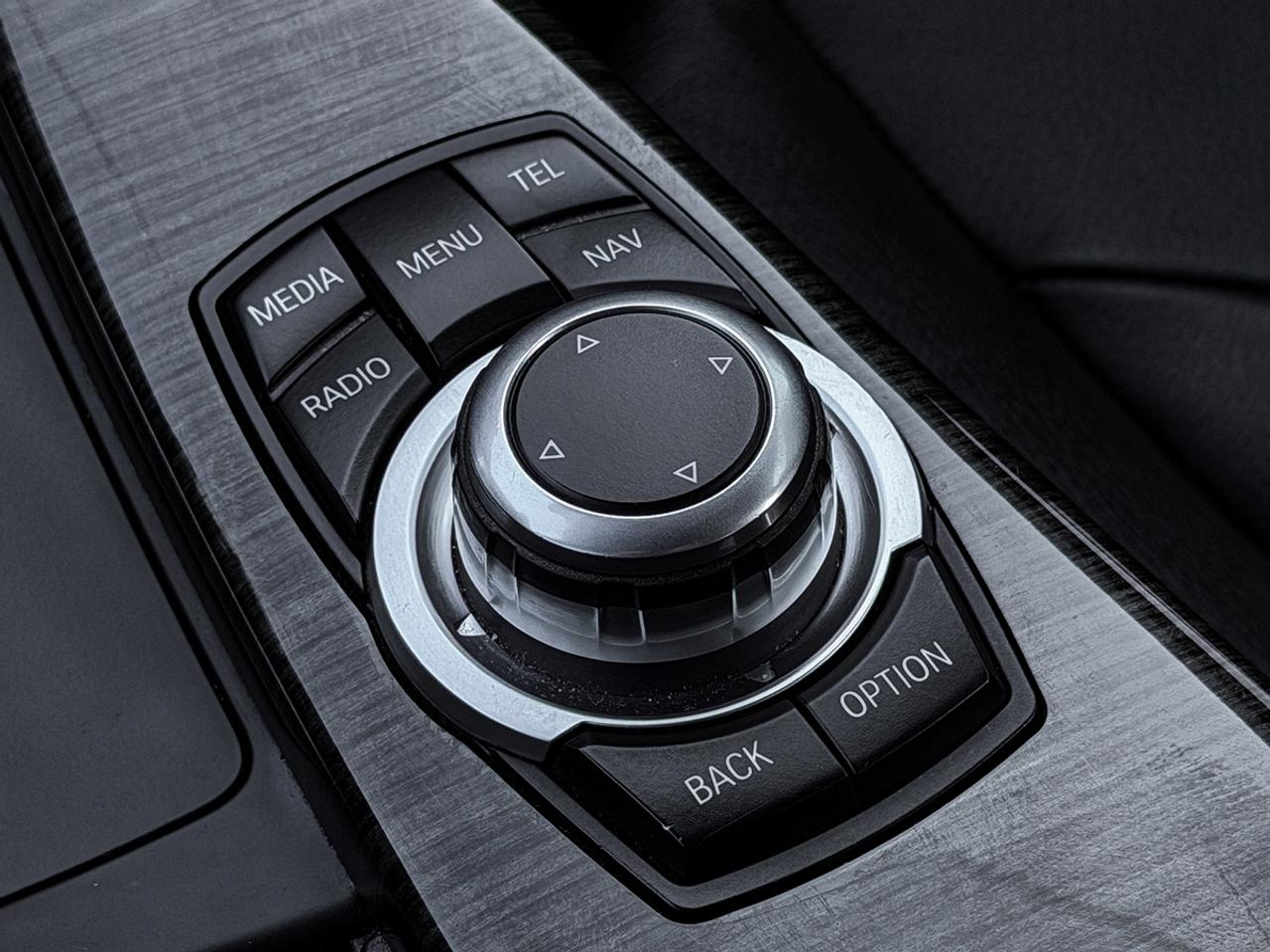 2013 BMW 3-Series 328i xDrive Luxury Edition Photo
