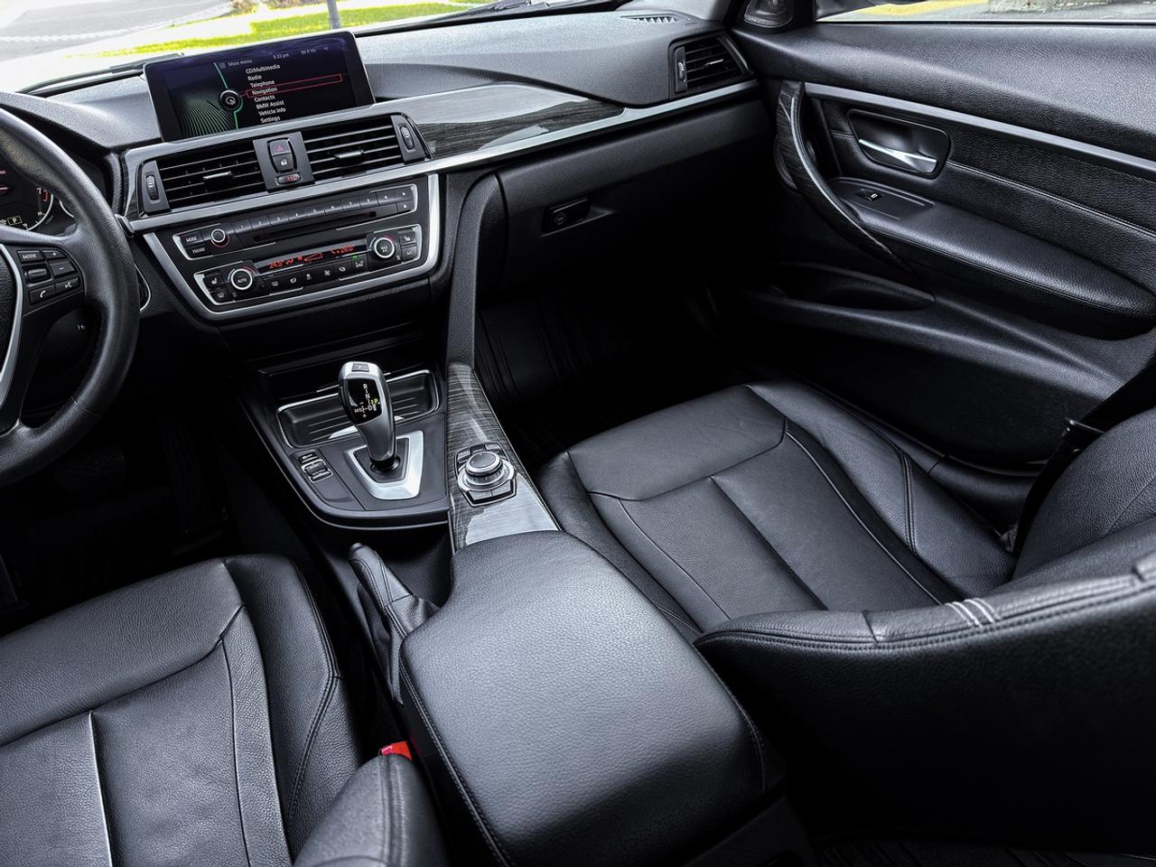 2013 BMW 3-Series 328i xDrive Luxury Edition Photo