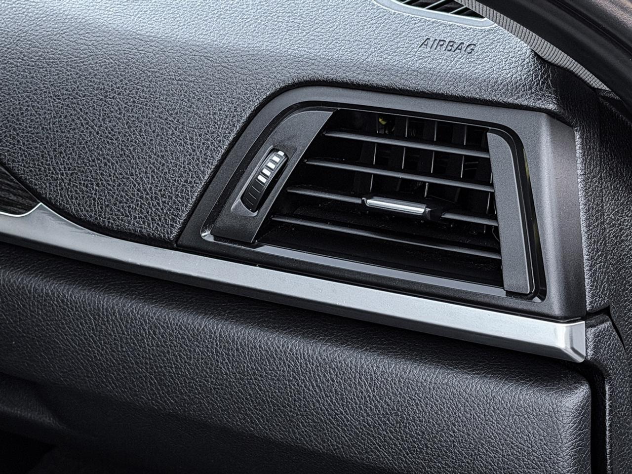 2013 BMW 3-Series 328i xDrive Luxury Edition Photo