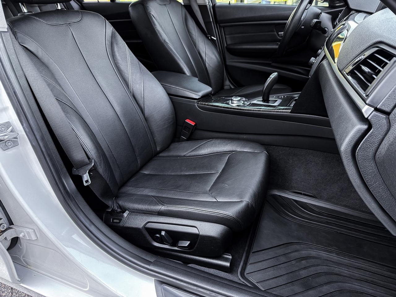 2013 BMW 3-Series 328i xDrive Luxury Edition Photo