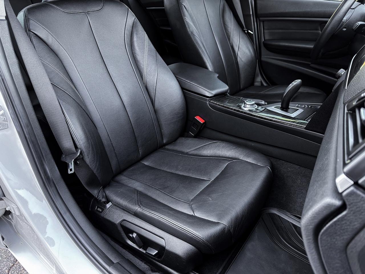 2013 BMW 3-Series 328i xDrive Luxury Edition Photo