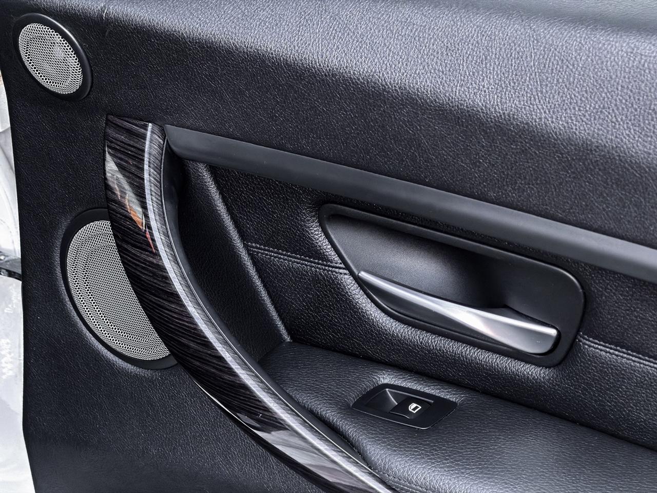 2013 BMW 3-Series 328i xDrive Luxury Edition Photo