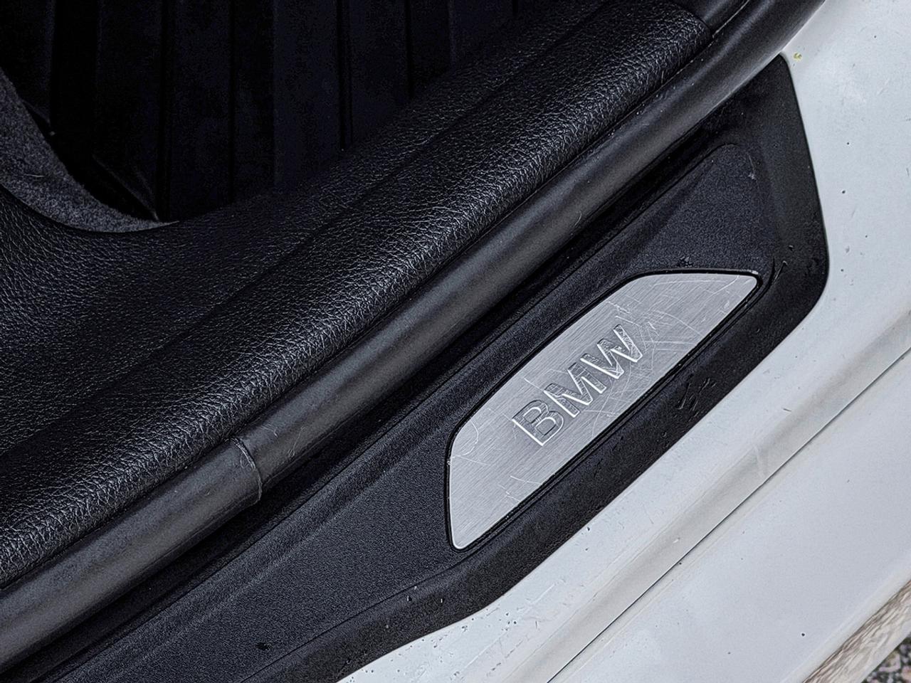 2013 BMW 3-Series 328i xDrive Luxury Edition Photo