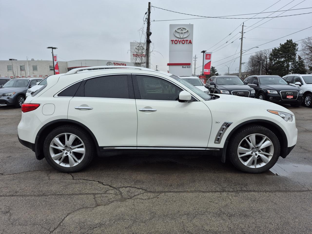 2015 Infiniti QX70  Photo