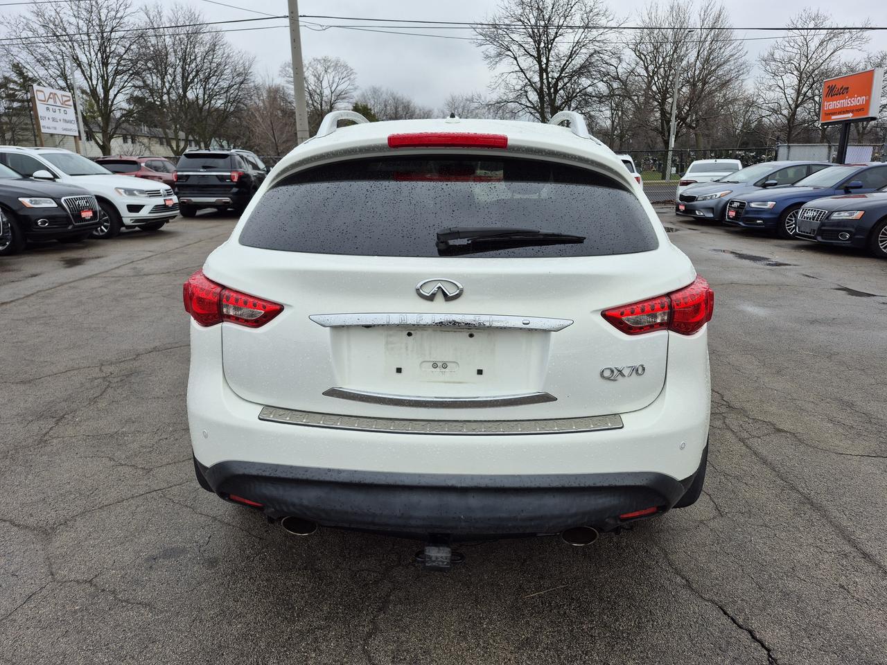 2015 Infiniti QX70  Photo