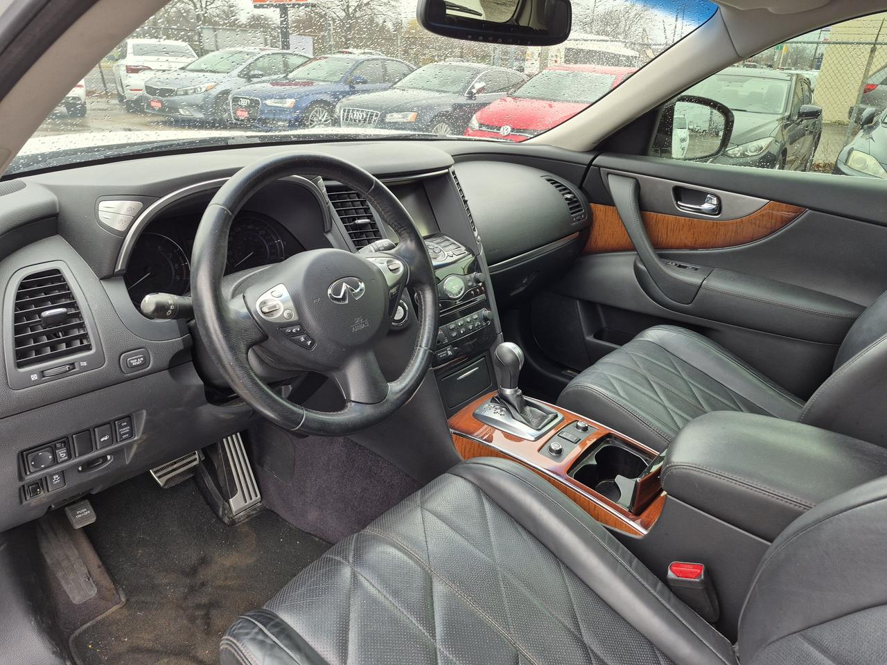 2015 Infiniti QX70  Photo