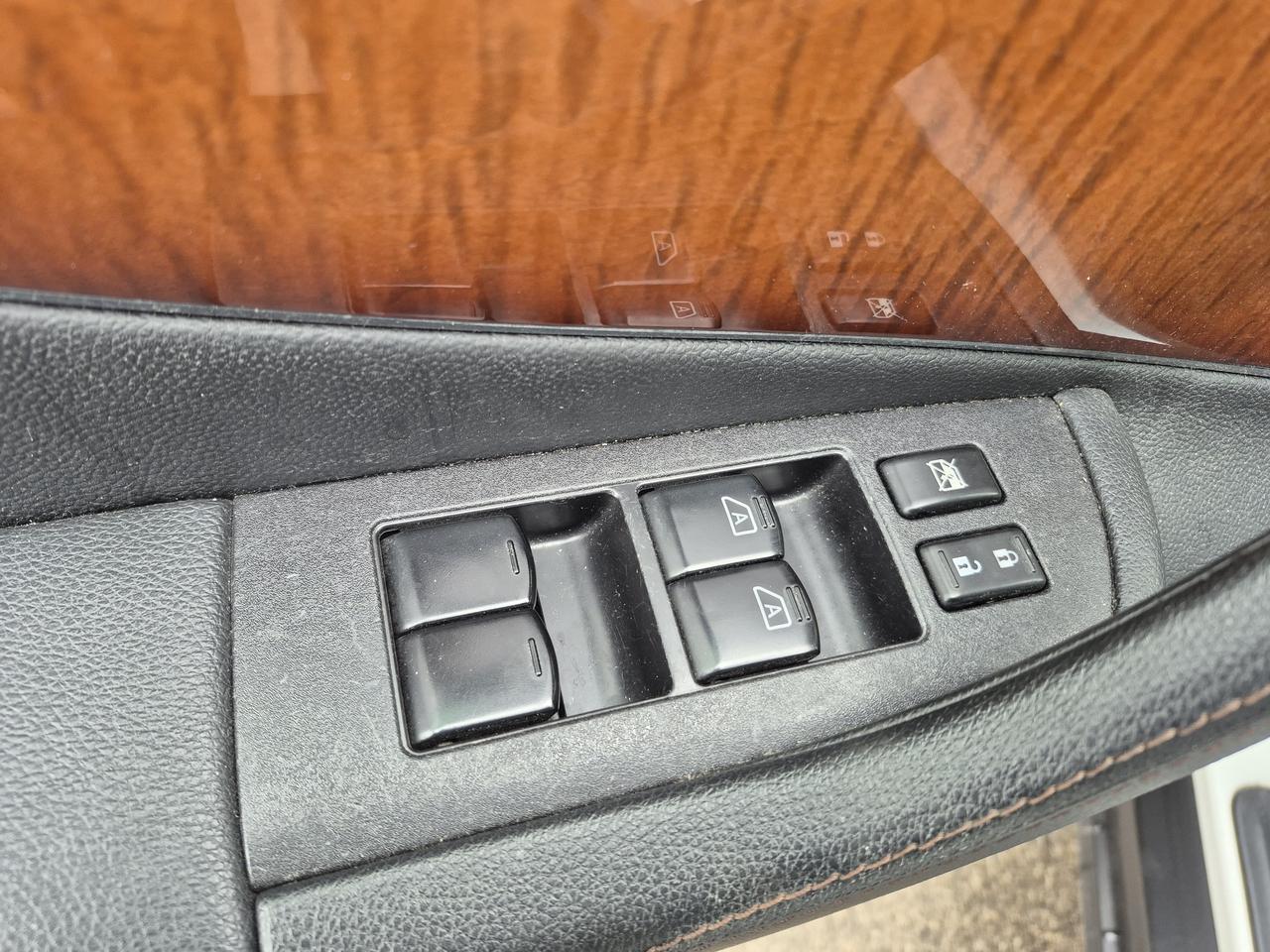 2015 Infiniti QX70  Photo