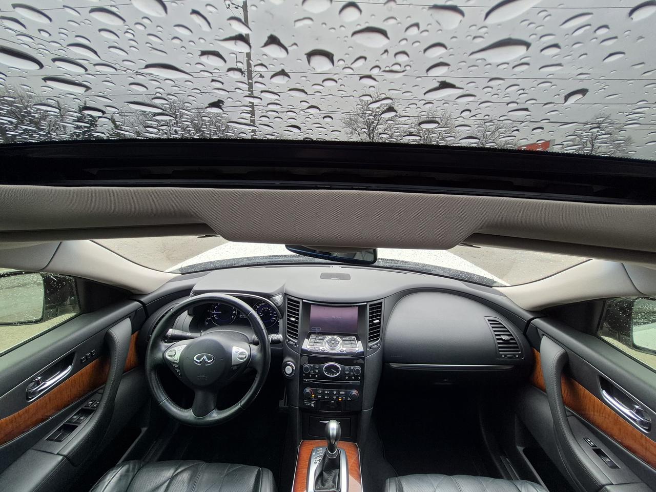 2015 Infiniti QX70  Photo