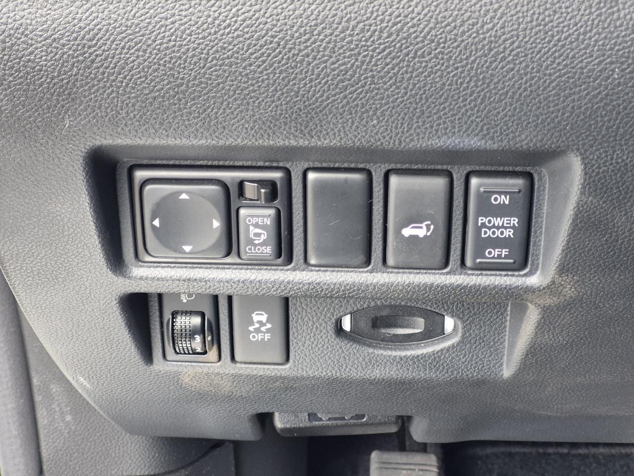 2015 Infiniti QX70  Photo