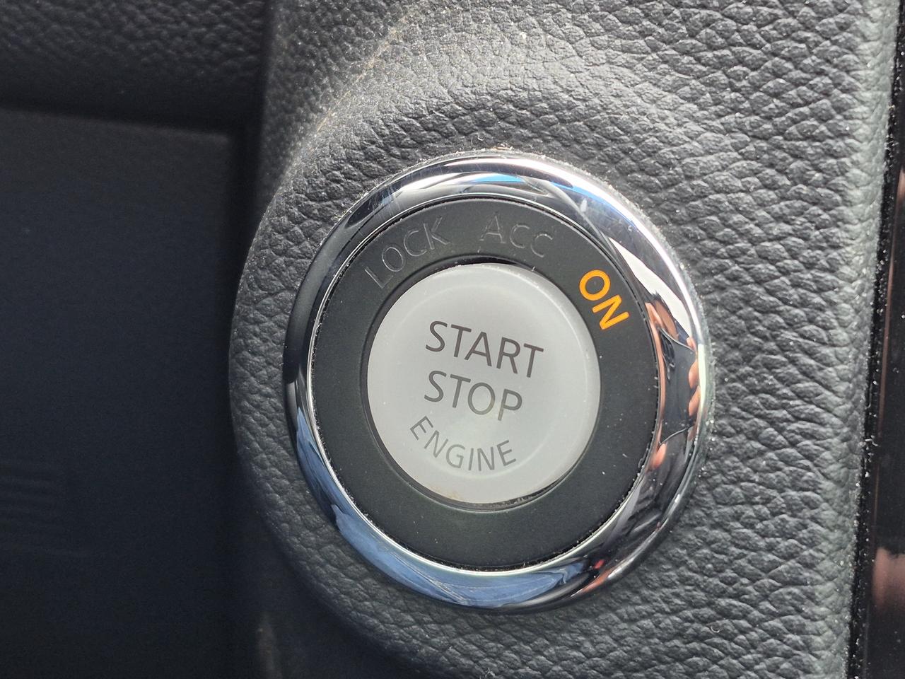 2015 Infiniti QX70  Photo