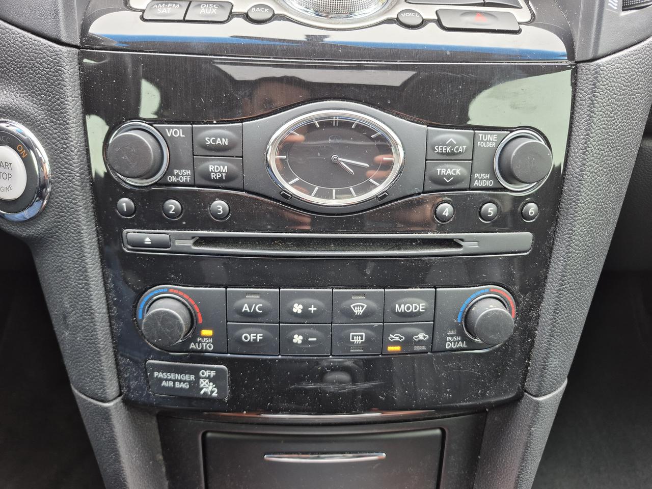 2015 Infiniti QX70  Photo