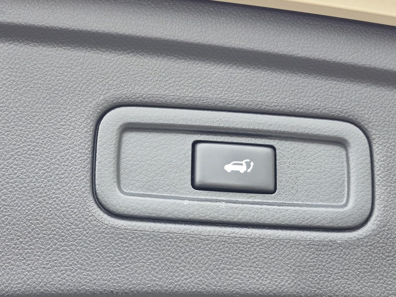 2015 Infiniti QX70  Photo