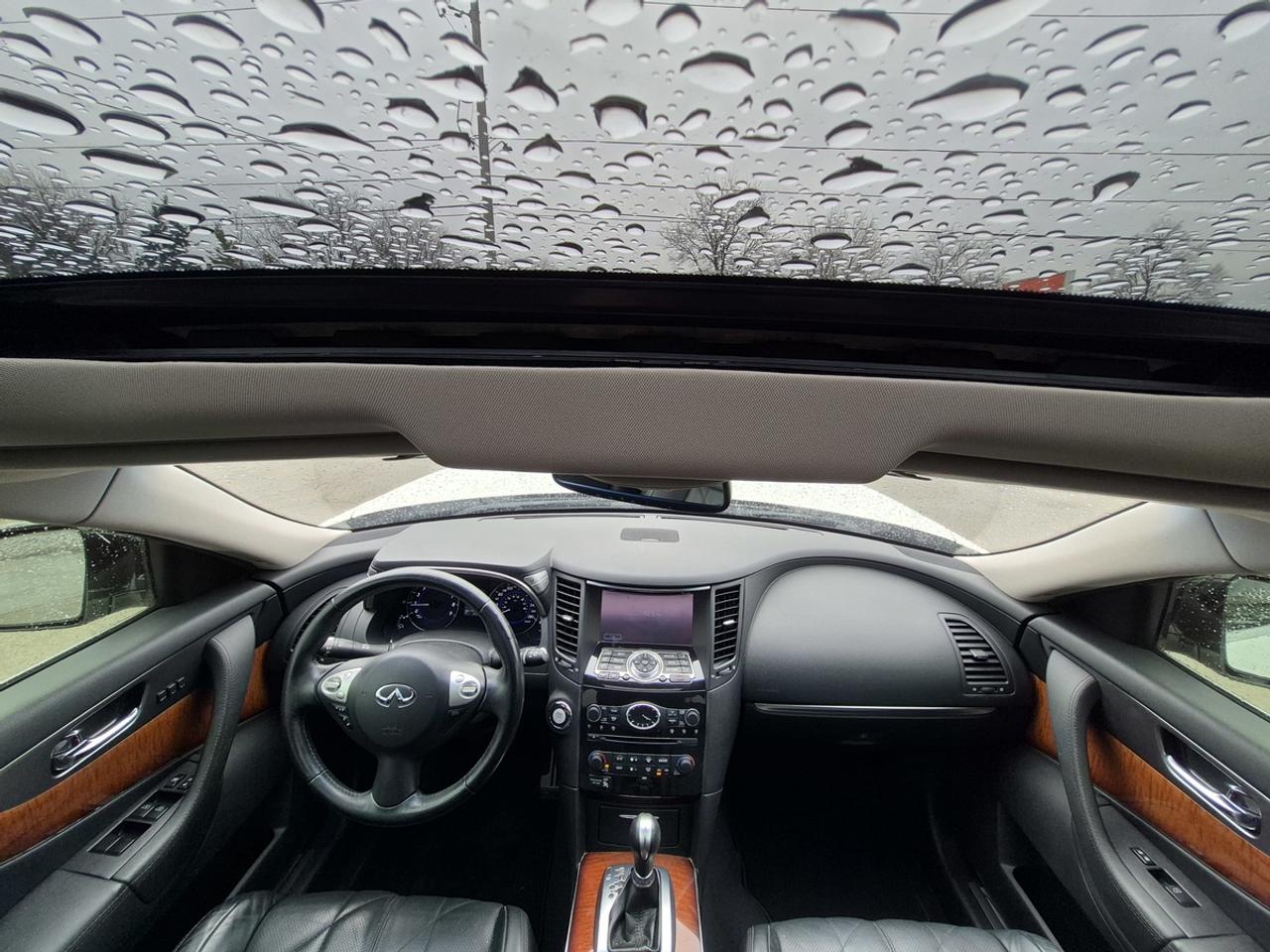 2015 Infiniti QX70  Photo