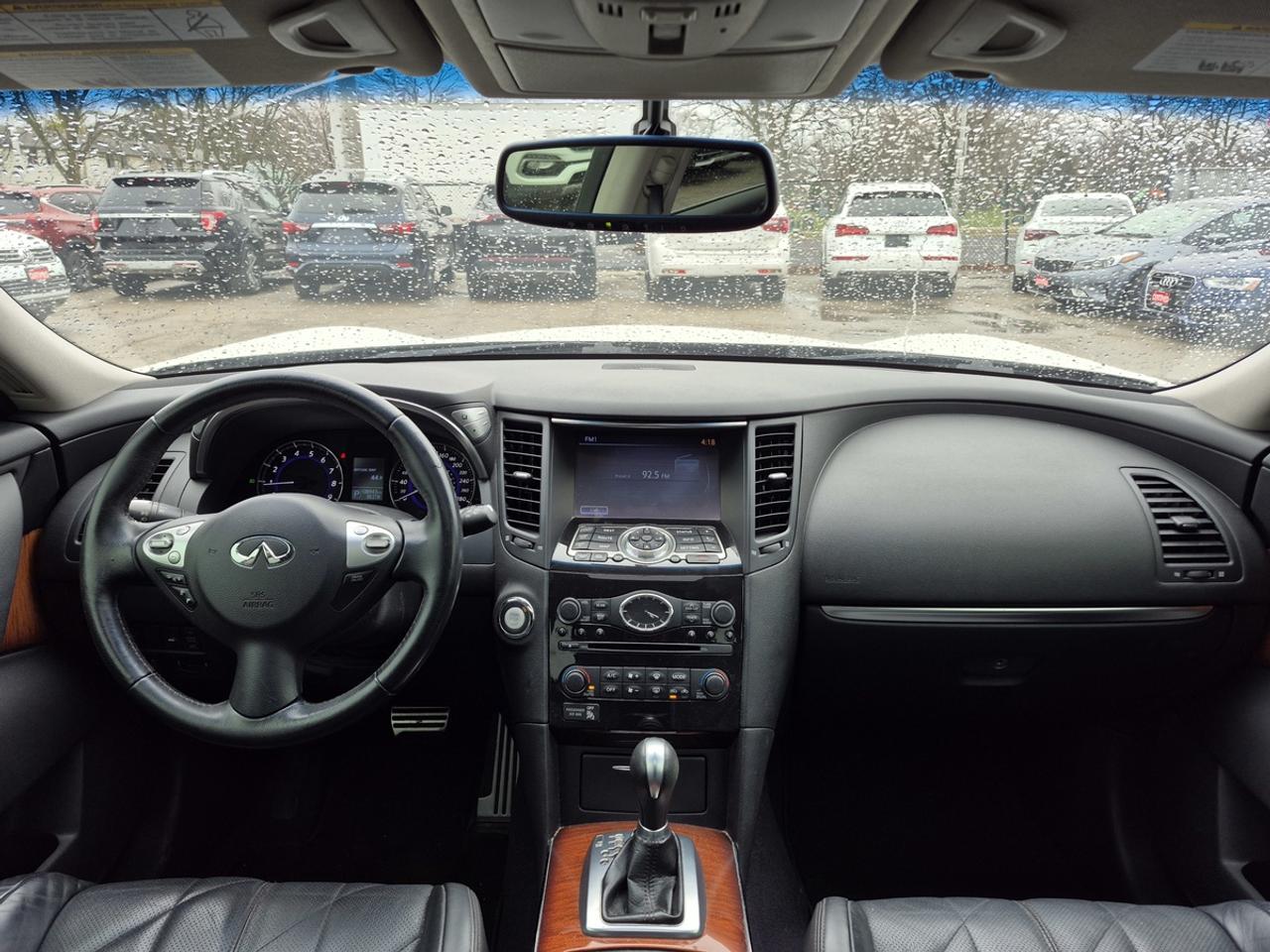 2015 Infiniti QX70  Photo