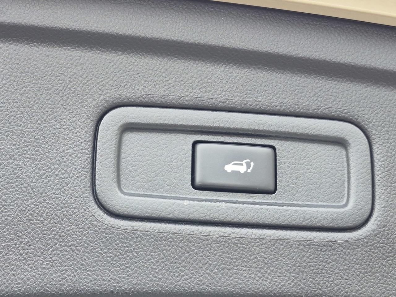 2015 Infiniti QX70  Photo