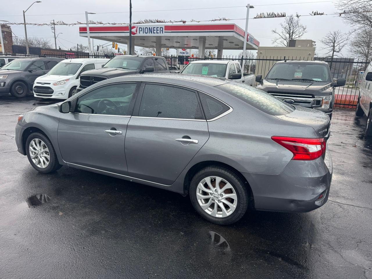 2017 Nissan Sentra SV Photo