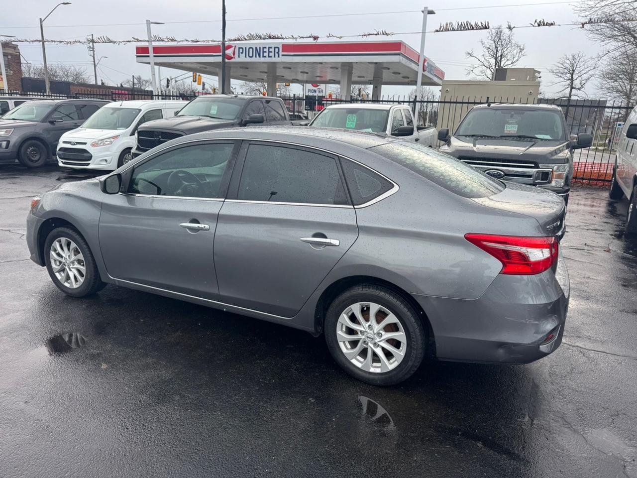 2017 Nissan Sentra SV Photo