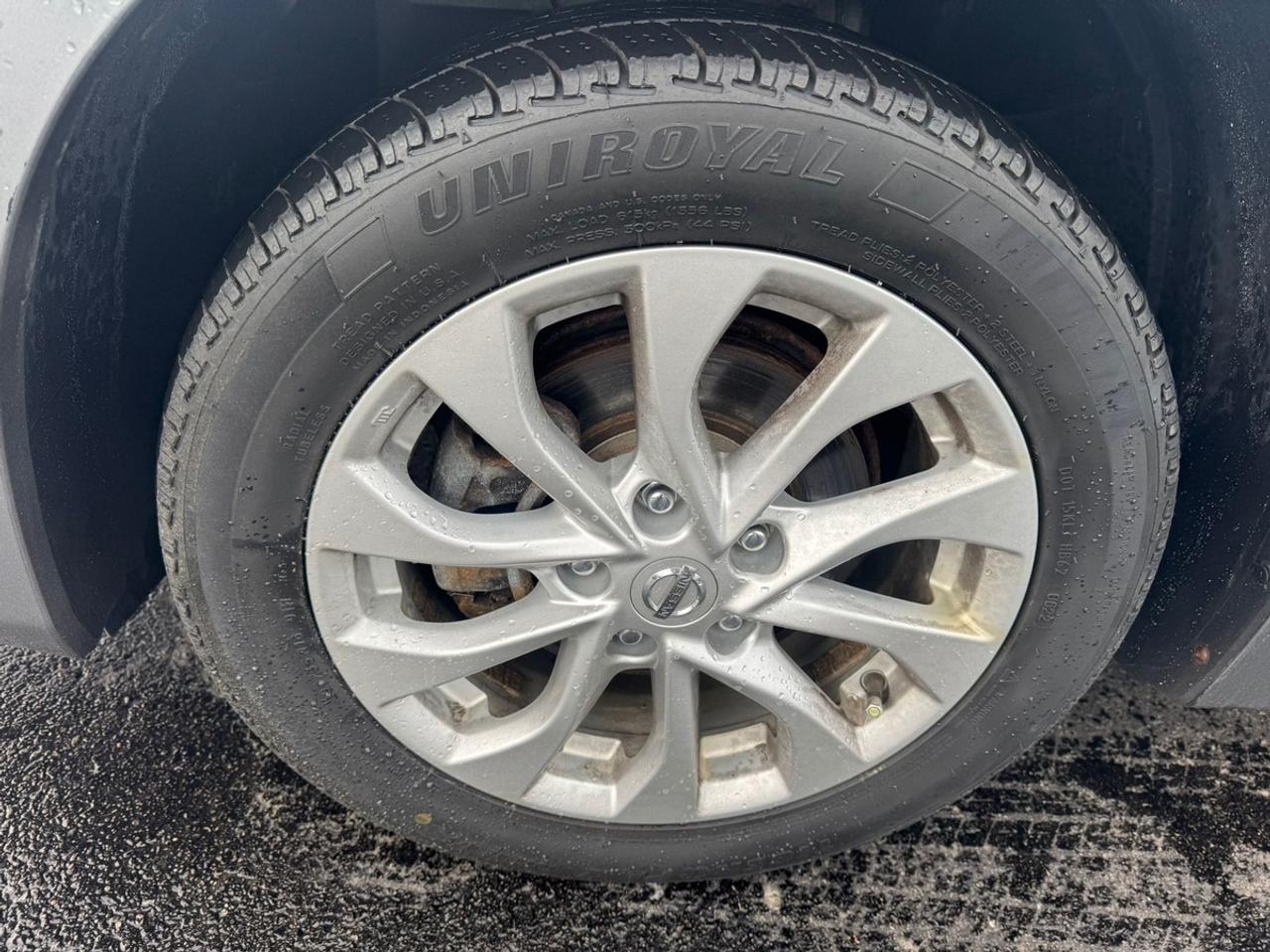 2017 Nissan Sentra SV Photo