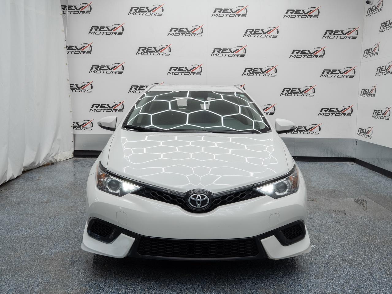 2018 Toyota Corolla iM  Photo3