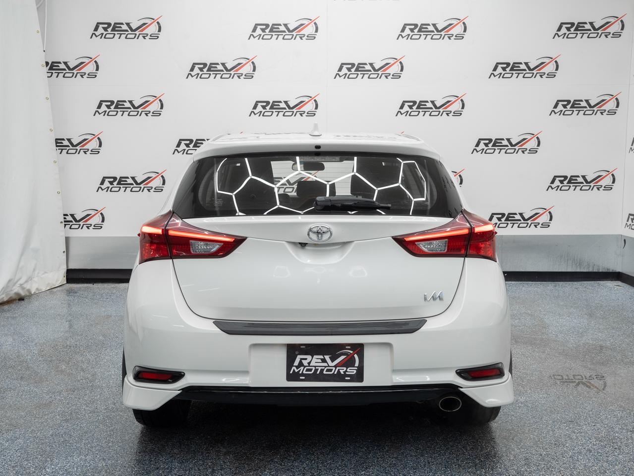 2018 Toyota Corolla iM  Photo