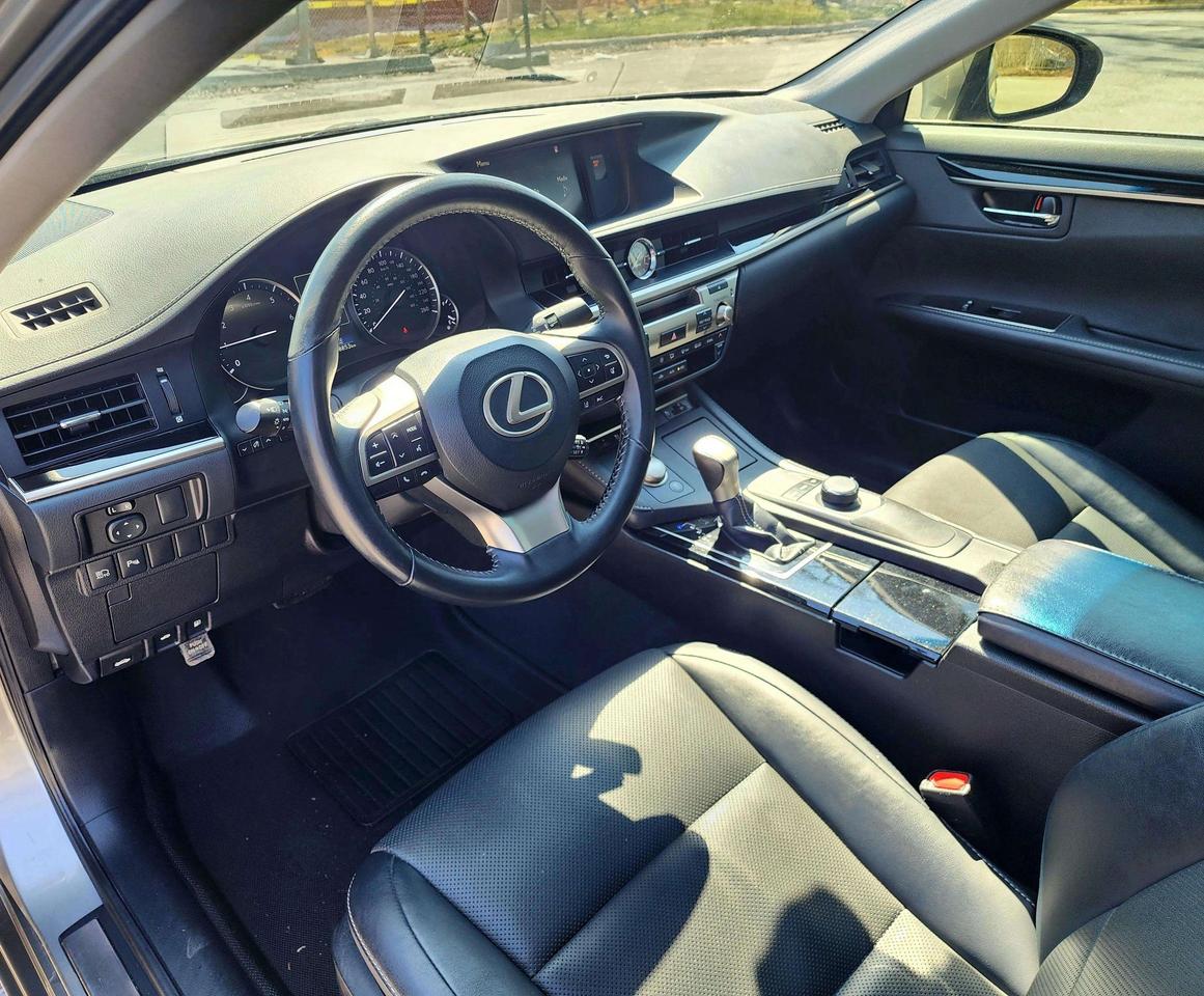 2017 Lexus ES 350 | No Accidents! Photo