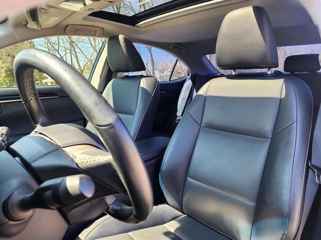 2017 Lexus ES 350 | No Accidents! Photo