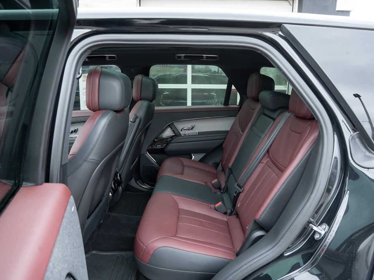 2025 Land Rover Range Rover Sport P460e Dynamic SE | Plug In Hybrid Photo
