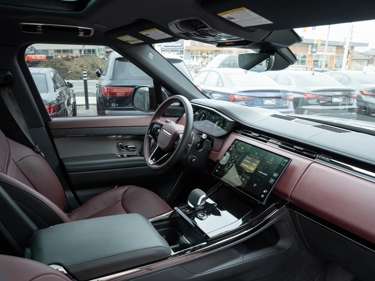 2025 Land Rover Range Rover Sport P460e Dynamic SE | Plug In Hybrid Photo