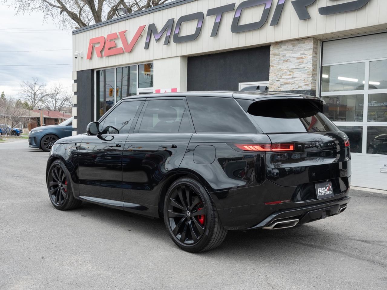 2025 Land Rover Range Rover Sport P460e Dynamic SE | Plug In Hybrid Photo4