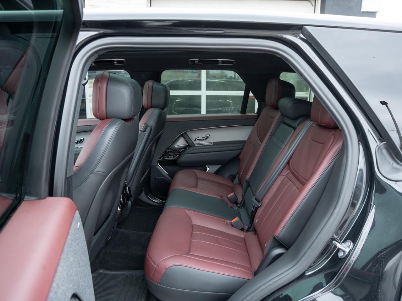 2025 Land Rover Range Rover Sport P460e Dynamic SE | Plug In Hybrid Photo