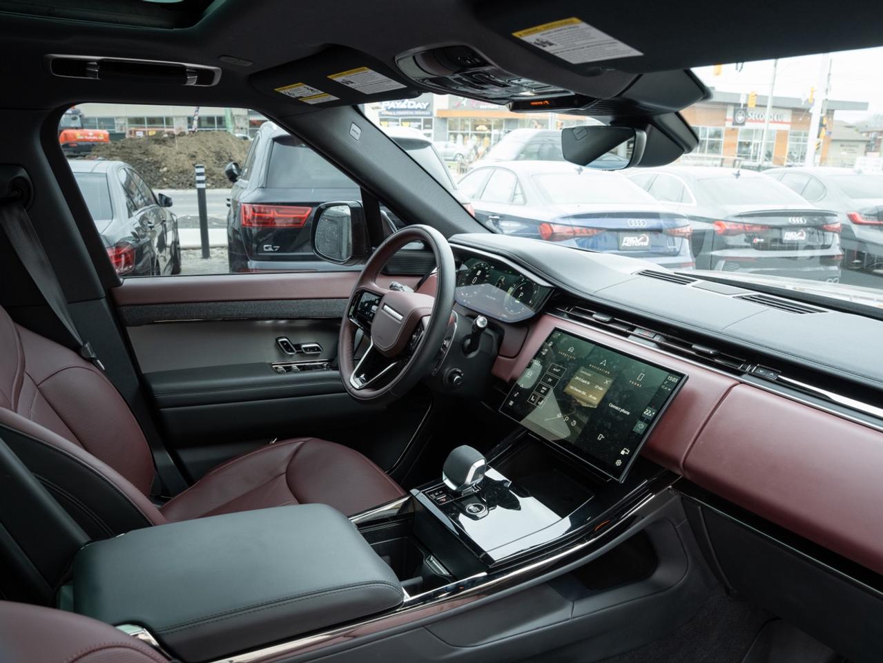 2025 Land Rover Range Rover Sport P460e Dynamic SE | Plug In Hybrid Photo