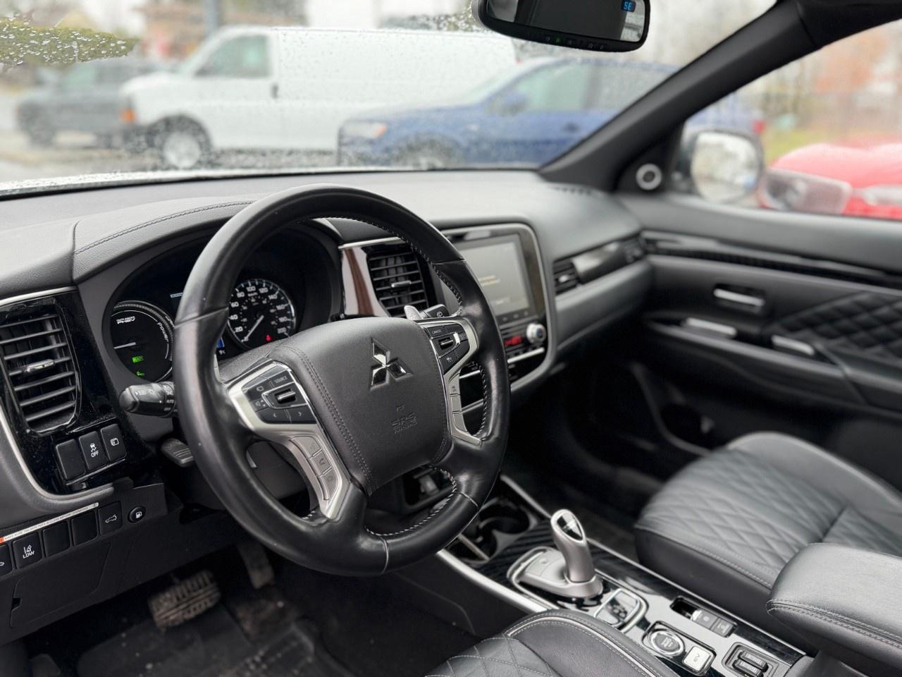 2020 Mitsubishi Outlander PHEV GT S-AWC Photo