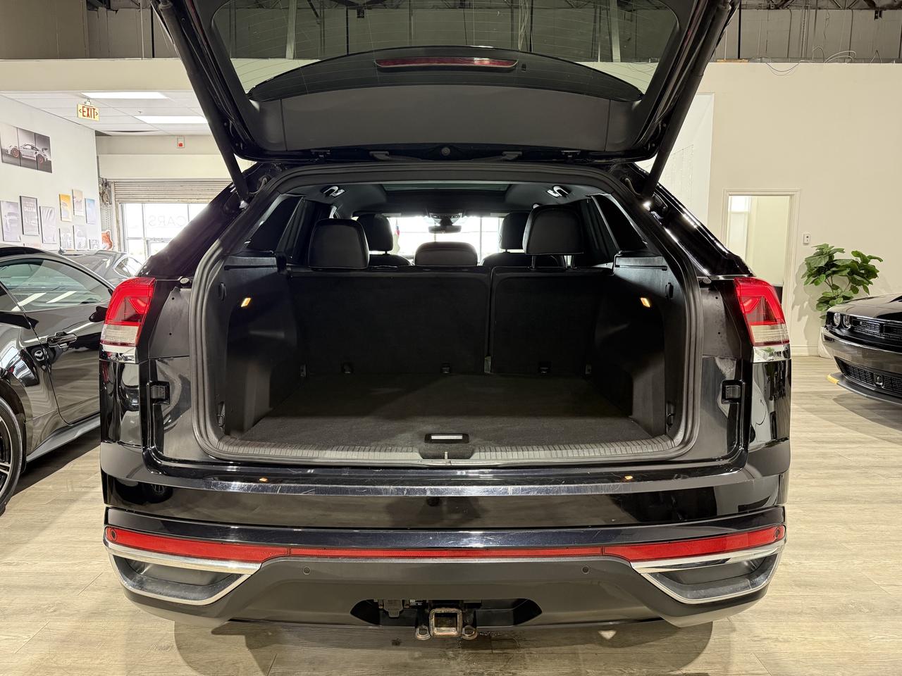 2020 Volkswagen Atlas Cross Sport Execline 3.6L V6||Panaroof||Fender Audio||Ventilat Photo