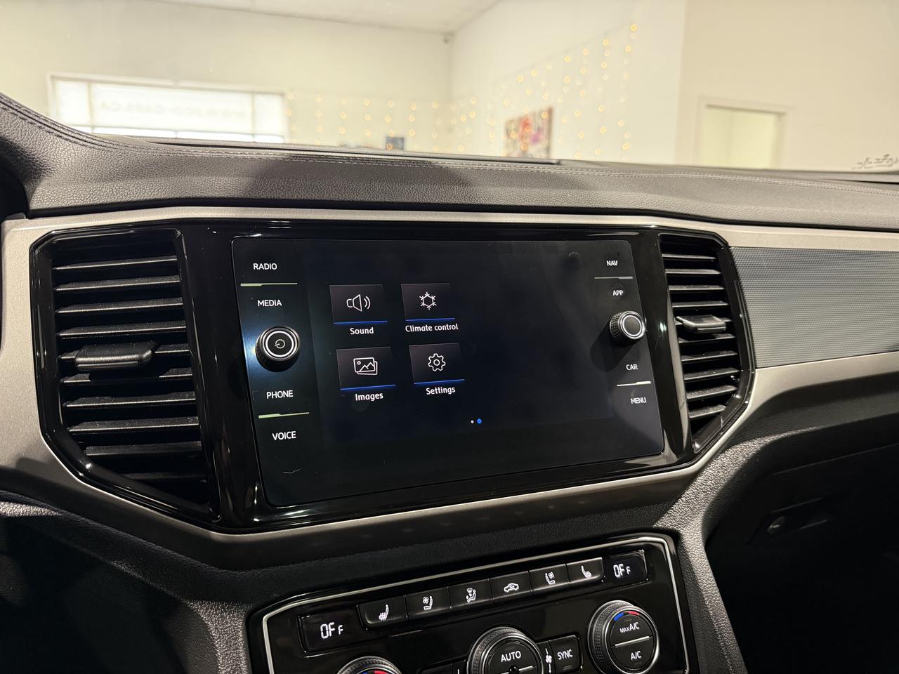 2020 Volkswagen Atlas Cross Sport Execline 3.6L V6||Panaroof||Fender Audio||Ventilat Photo