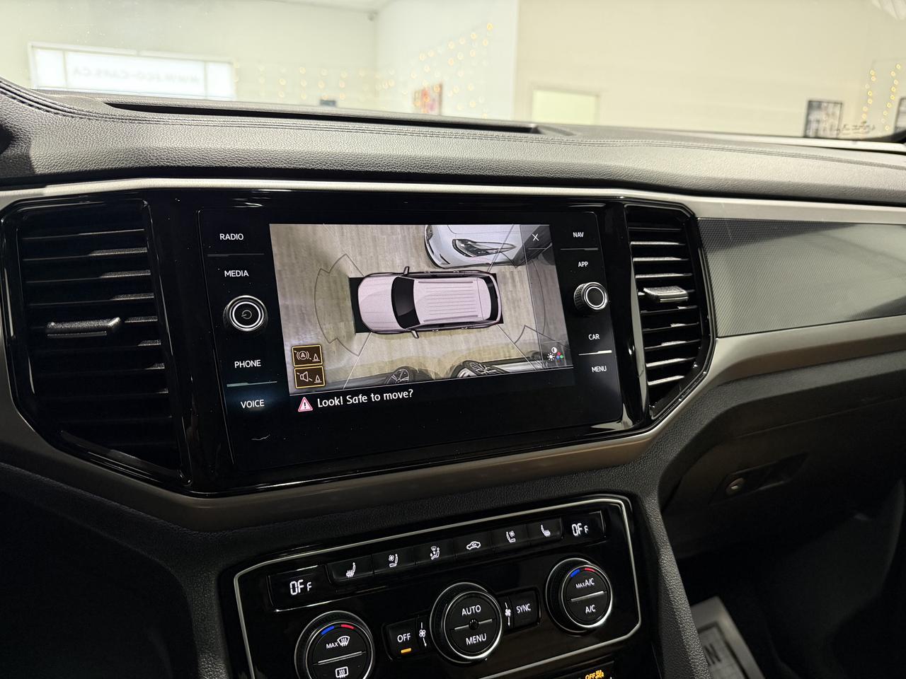 2020 Volkswagen Atlas Cross Sport Execline 3.6L V6||Panaroof||Fender Audio||Ventilat Photo