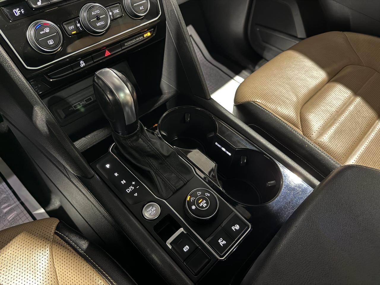 2020 Volkswagen Atlas Cross Sport Execline 3.6L V6||Panaroof||Fender Audio||Ventilat Photo