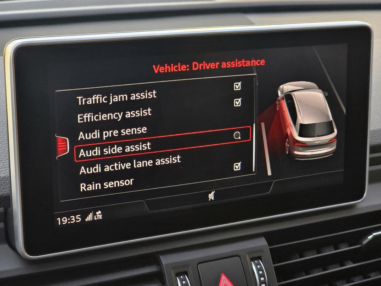 2019 Audi Q5 Technik w/S-Line Titanium Pkg Photo