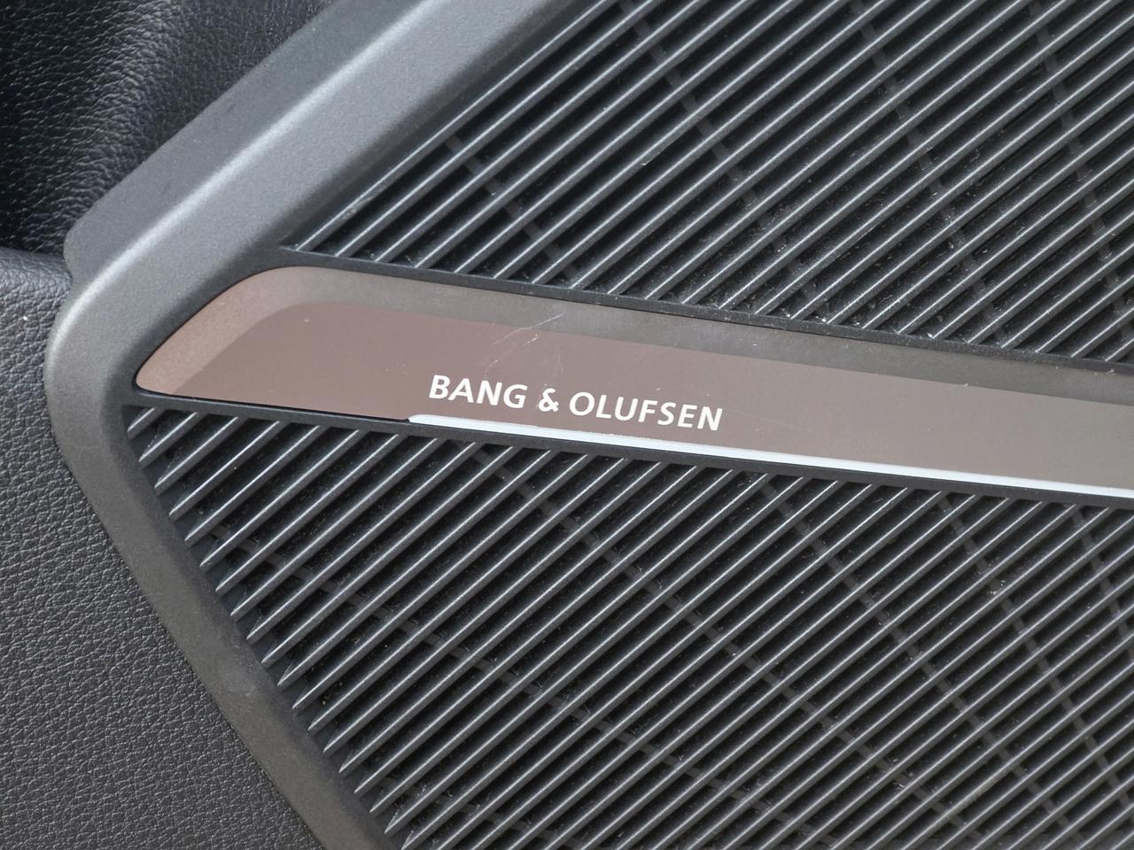 2019 Audi Q5 Technik w/S-Line Titanium Pkg Photo