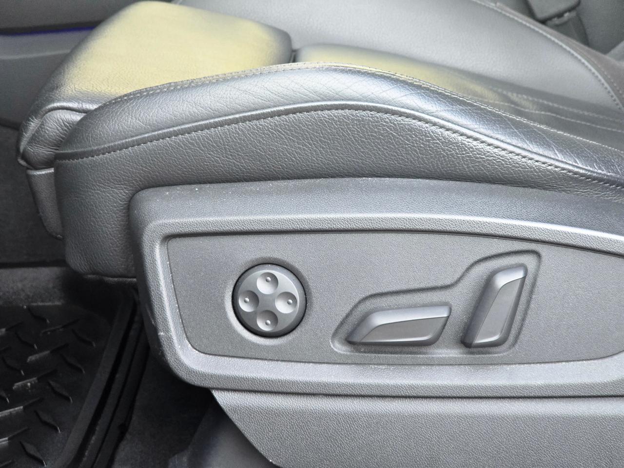2019 Audi Q5 Technik w/S-Line Titanium Pkg Photo